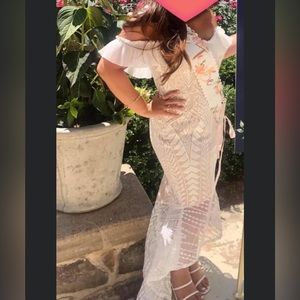 Beautiful white dress!